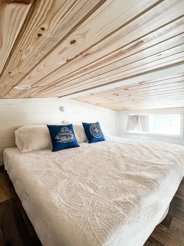 AC-103 Hybrid, photo 8 of 10